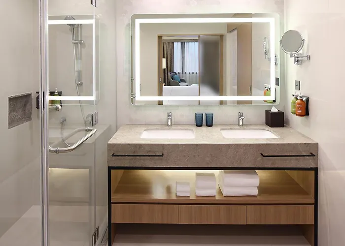 By Ihg Hotel 4*