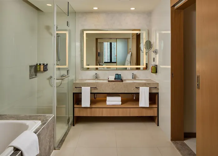 Hotel By Ihg 4*